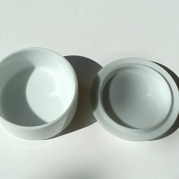 Otagiri Vintage Porcelain Trinket Box, White Kitten with Ballet Shoe, Cute - Picture 3 of 13